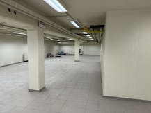 Kelderruimte van ca. 450 m² te huur – ideaal voor opslag