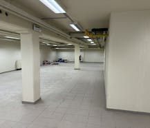 Kelderruimte van ca. 450 m² te huur – ideaal voor opslag