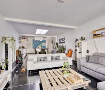 Groot huis te koop in Gent met inpandige garage