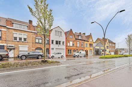 Huis met magazijn te koop Brugge