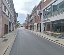 Handelspand (ca. 100 m²) te huur in het centrum van Torhout