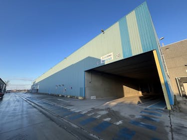 Palletopslag te huur met laad- en loskades