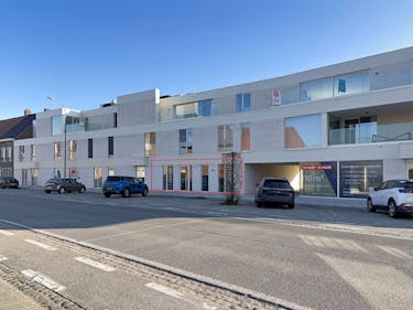 Gelijkvloers handelspand te koop nabij centrum Vichte