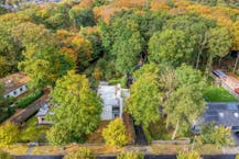 Vrijstaand huis langs de Zilversparrenstraat te Sint-Kruis (Brugge)