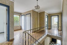 Statige te renoveren villa te koop met zwembad in Zuienkerke