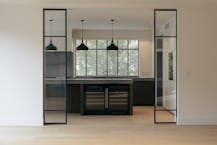 Uitzonderlijke villa te koop op 100m van de Menenpoort