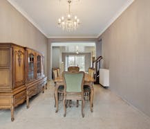 Huis te koop in Ieper op 555m² met tuin, garage en 3 kamers.