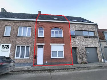Gerenoveerde woning met 2 slaapkamers en terras. 