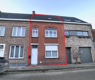 Gerenoveerde woning met 2 slaapkamers en terras.