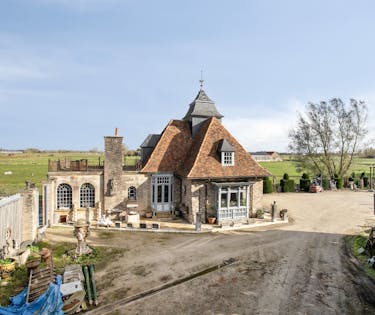 Droompand met karakter en ongeziene mogelijkheden nabij Gistel