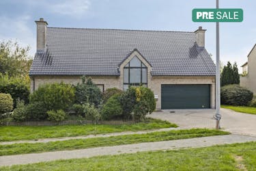 Charming four-façade house on 5a19ca within walking distance of the center of Strombeek