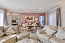 Charming four-façade house on 5a19ca within walking distance of the center of Strombeek