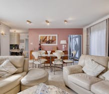 Charming four-façade house on 5a19ca within walking distance of the center of Strombeek