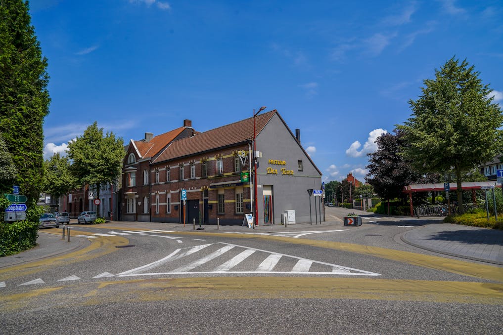 Centraal gelegen handelspand te koop Rijkevorsel 