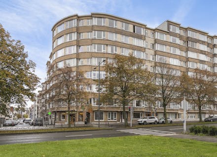Spacieux appartement de 2 chambres à vendre à Schaerbeek sur l'avenue Léopold III. 