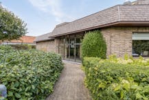 Polyvalent gebouw met woning te koop te Brecht!