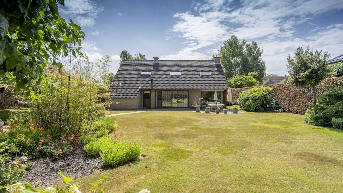 Instapklare villa in rustige residentiële buurt te Zwevegem