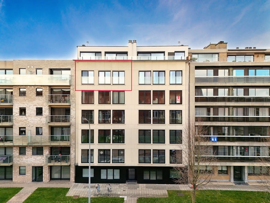 Gerenoveerd, energiezuinig appartement met 3 slaapkamers in Ieper
