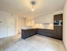 Appartement met twee slaapkamers en terras te huur.