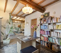 Charmante woning met afzonderlijk atelier/kantoor te koop