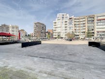 NB commercial space with a spacious basement on the Markt in De Panne.