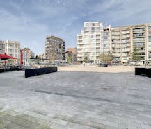 NB handelsruimte met ruime kelder op de Markt in De Panne.