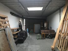 Magazijn van ca. 70 m² te huur nabij centrum Roeselare