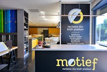 Bedrijfsgebouw + woonst (140 m²) op industrieperceel (4.758 m²)