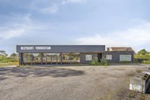 Magazijn met woonst en burelen in Adegem (Maldegem)