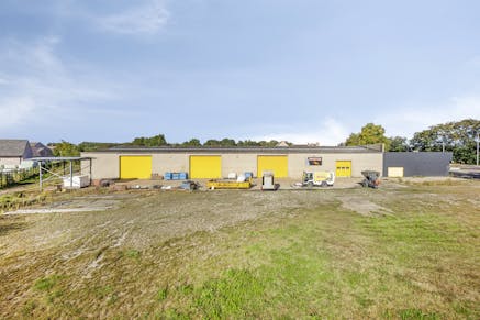 Huis met magazijn te koop Adegem