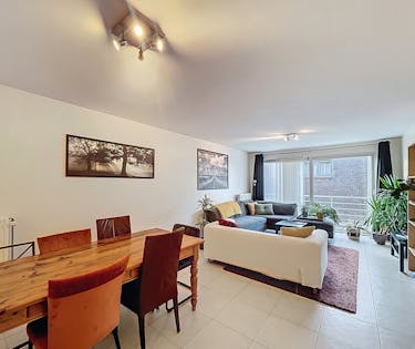 Gezellig appartement met ruime slaapkamer en garage te Gent