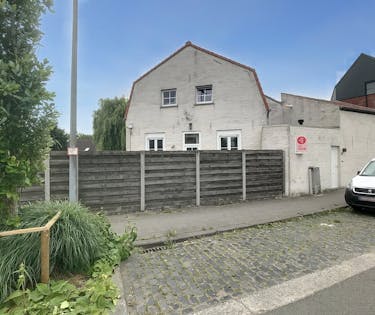 Huisje met 2 slaapkamers en terras in centrum Poperinge