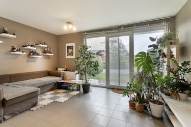 Gelijkvloers appartement met tuin en 2 slaapkamers te koop