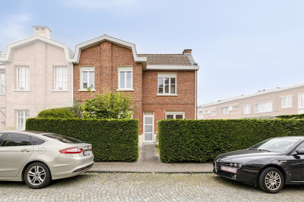Charmant halfopen huis te koop in de gegeerde tuinwijk in Wilrijk
