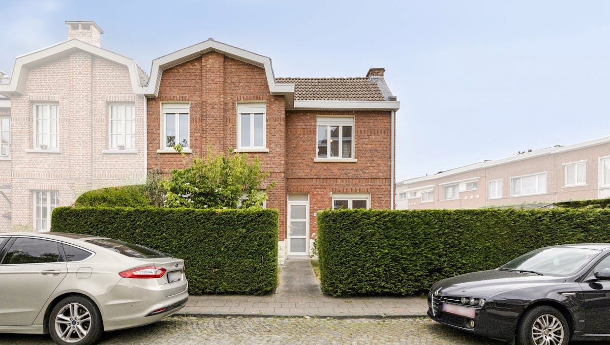 Charmant halfopen huis te koop in de gegeerde tuinwijk in Wilrijk