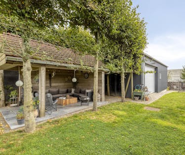 Magazijn met woning te koop in Oudenaarde