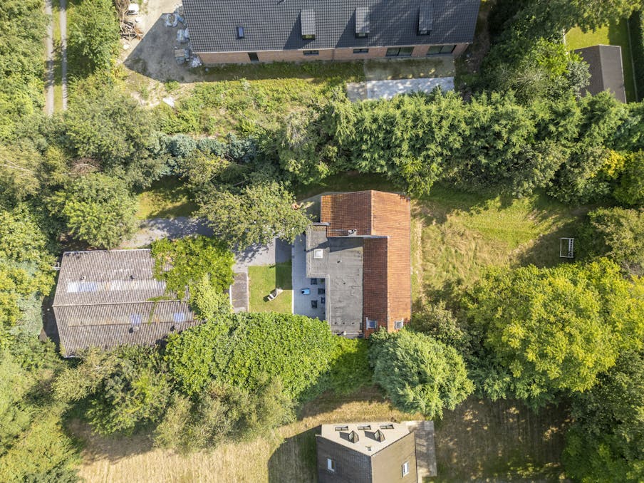 Perceel bouwgrond van 2391 m² in hartje Latem