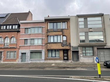 Zeer ruime centraal gelegen gezinswoning in Sint-Niklaas