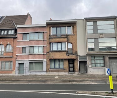 Zeer ruime centraal gelegen gezinswoning in Sint-Niklaas