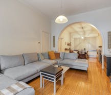 Zeer ruime centraal gelegen gezinswoning in Sint-Niklaas