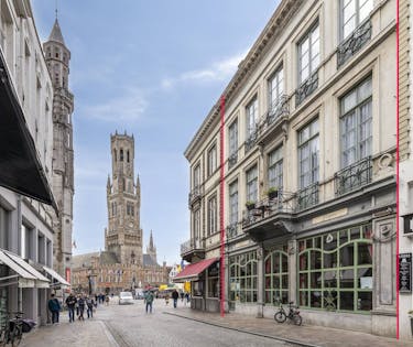 Handelspand met restaurant en B&B te koop in hartje Brugge