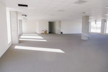 Nouveau bureau env. 392m² à R. Plaza Roulers