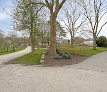 Op te frissen huis met tuin te koop in Brugge centrum