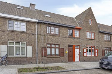 Op te frissen huis met tuin te koop in Brugge centrum