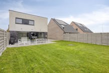 Recente woning (2020) met 4 slaapkamers te koop in Aartrijke