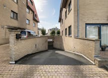 Goed gelegen afgesloten garagebox te koop te Middelkerke!