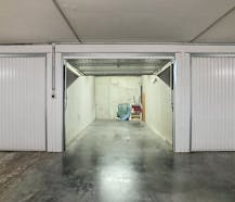 Goed gelegen afgesloten garagebox te koop te Middelkerke!