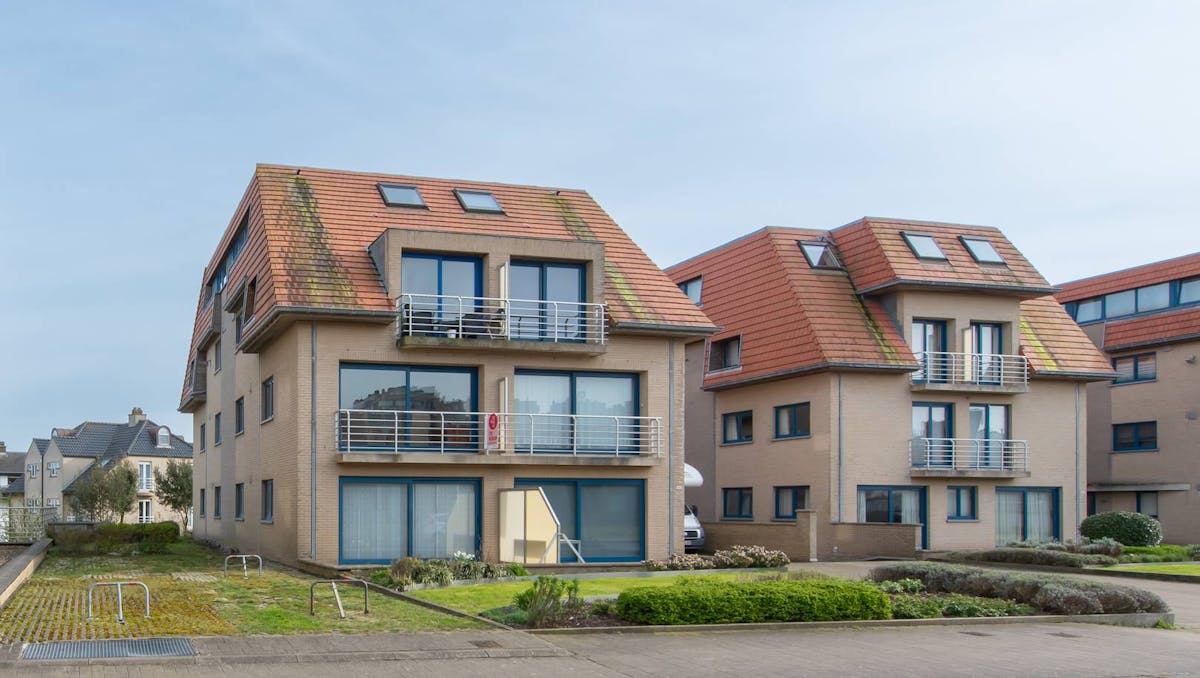 Goed gelegen afgesloten garagebox te koop te Middelkerke!