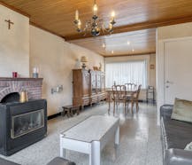 Te renoveren gezinswoning met leuke tuin in Geluwe