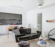 Dansaert - Spacieux studio meublé avec parking à louer